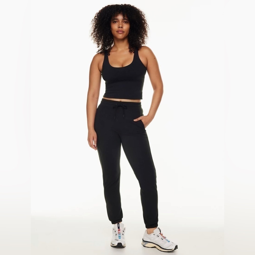 Aritzia TnAction TnaSLICK™ Warm-Up Jogger
